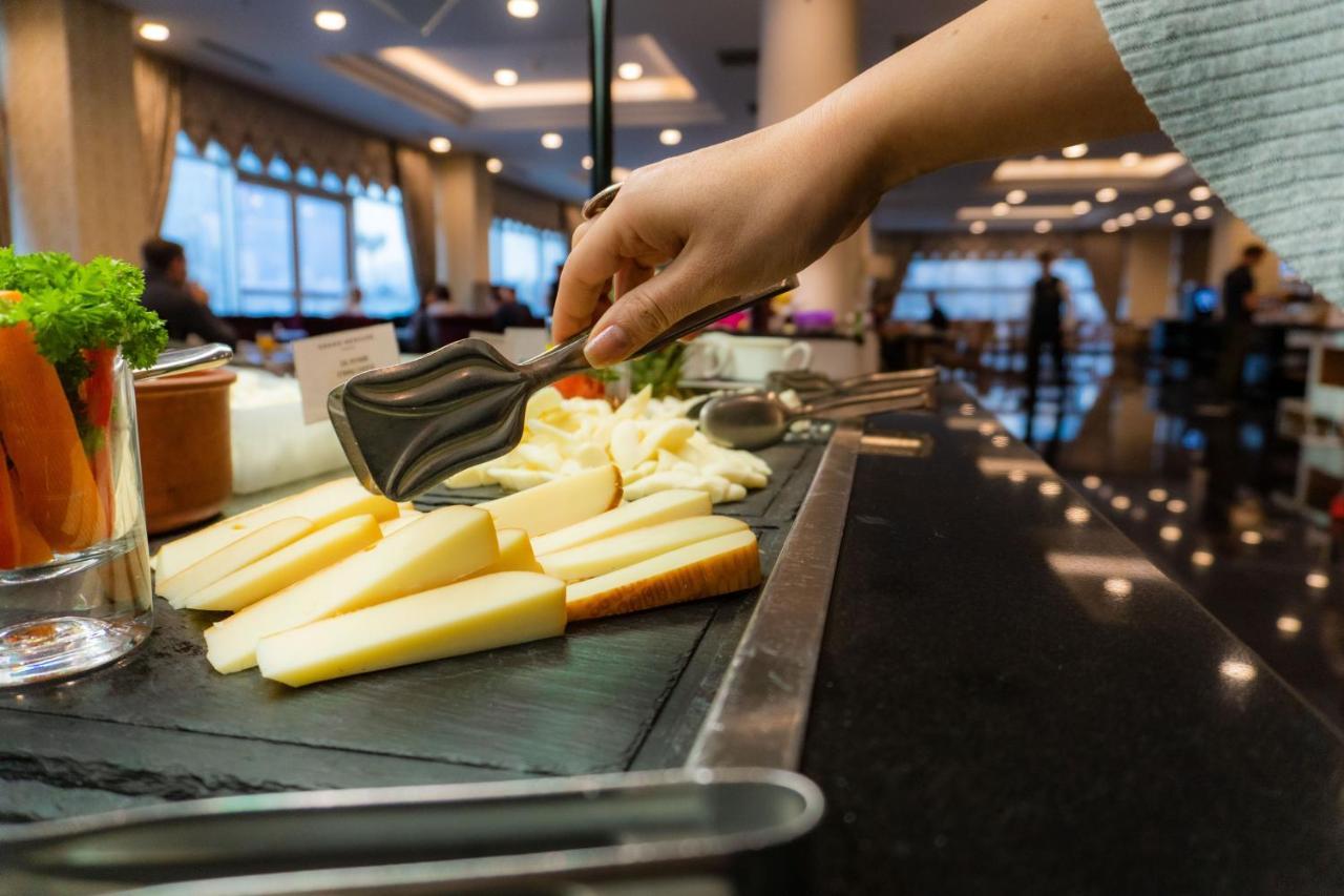 Downtown Ankara Hotel Exterior foto A cheese platter