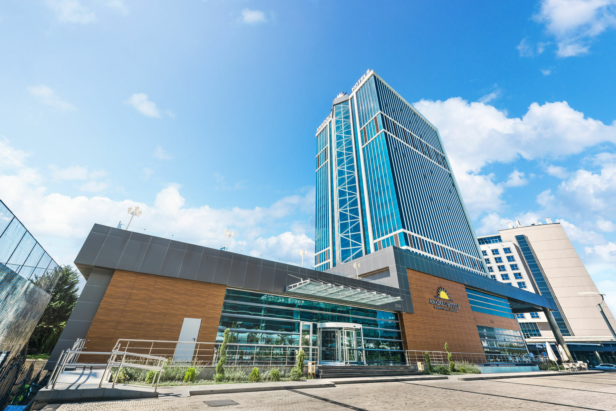 Downtown Ankara Hotel Exterior foto The main building of the university